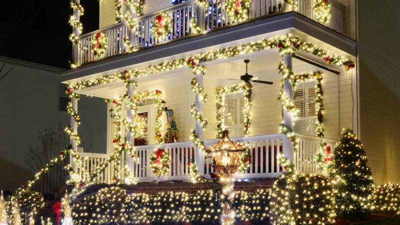 Seasonal Lighting Design in Fayetteville, North Carolina